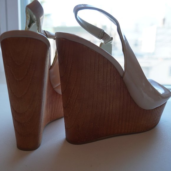 BCBGENERATION WEDGE HEELS, LIGHT PINK, SIZE 6 - Picture 6 of 8